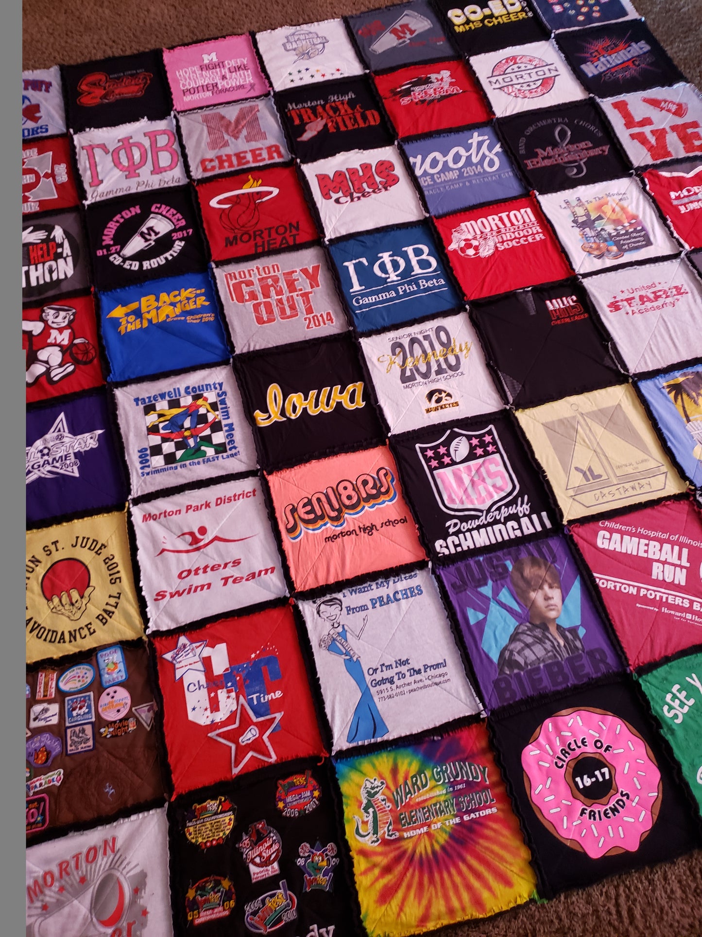 Raggy T-Shirt Quilts | Custom Expandable Memory Quilts
